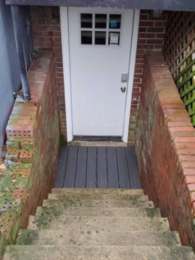 Basement Apartment - Photo 12