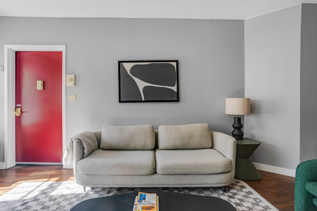 ONE BEDROOM GARDEN APARTMENT IN MANHATTAN - Photo 3