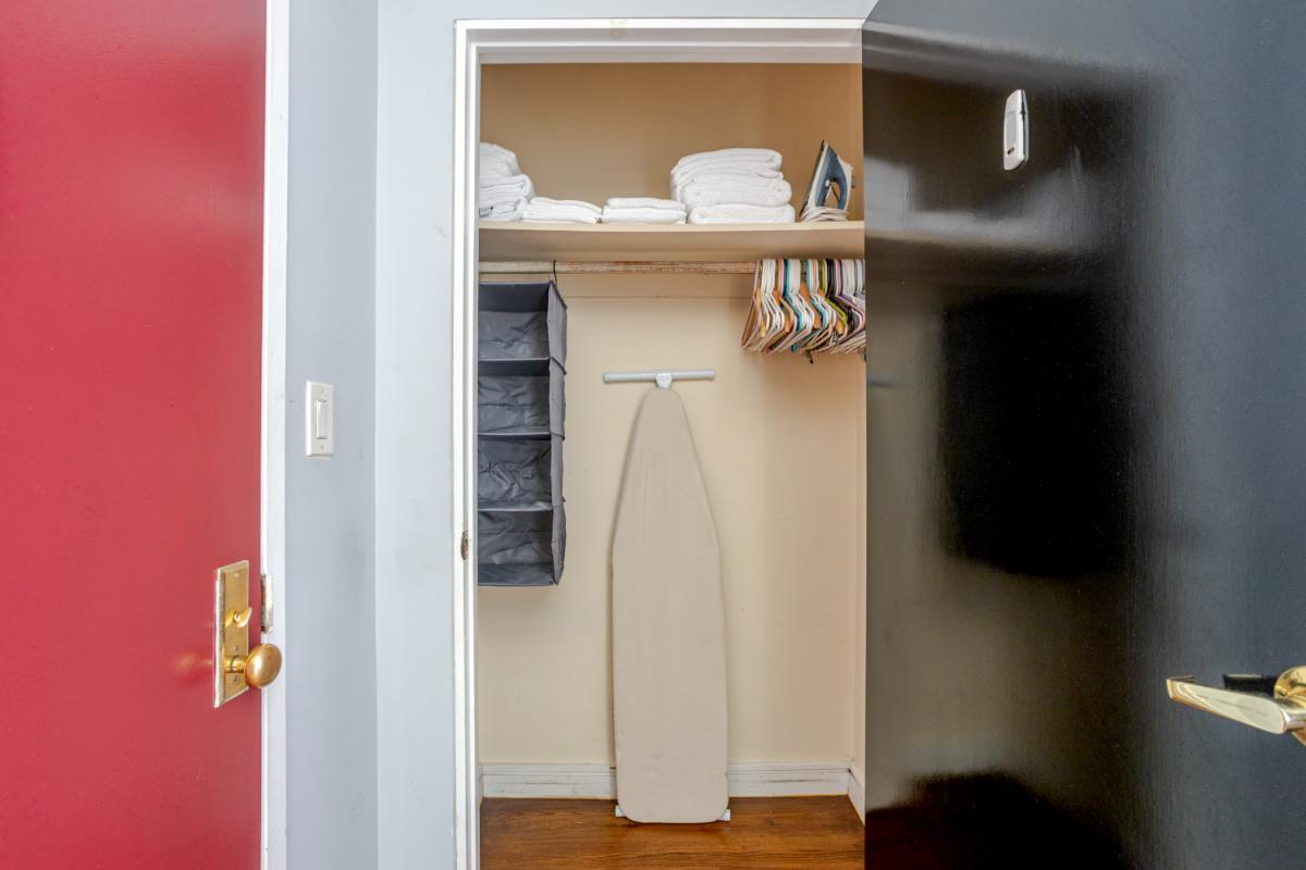 ONE BEDROOM GARDEN APARTMENT IN MANHATTAN - Photo 8