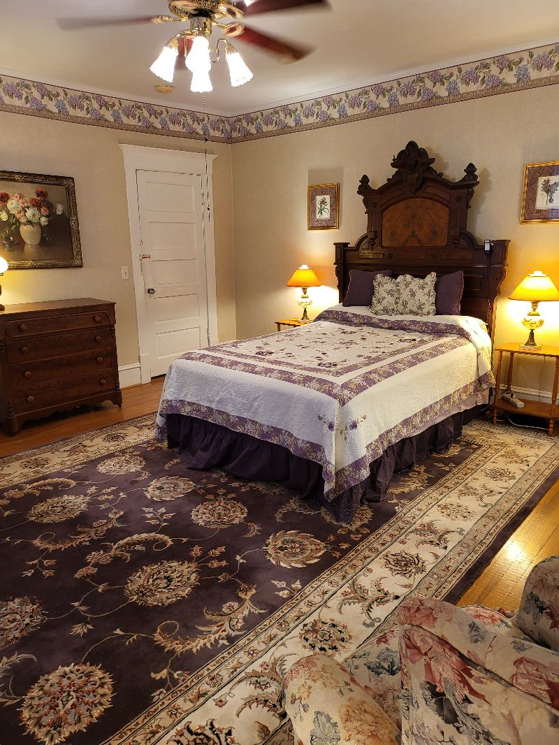 Upstairs 1 bedroom apartment