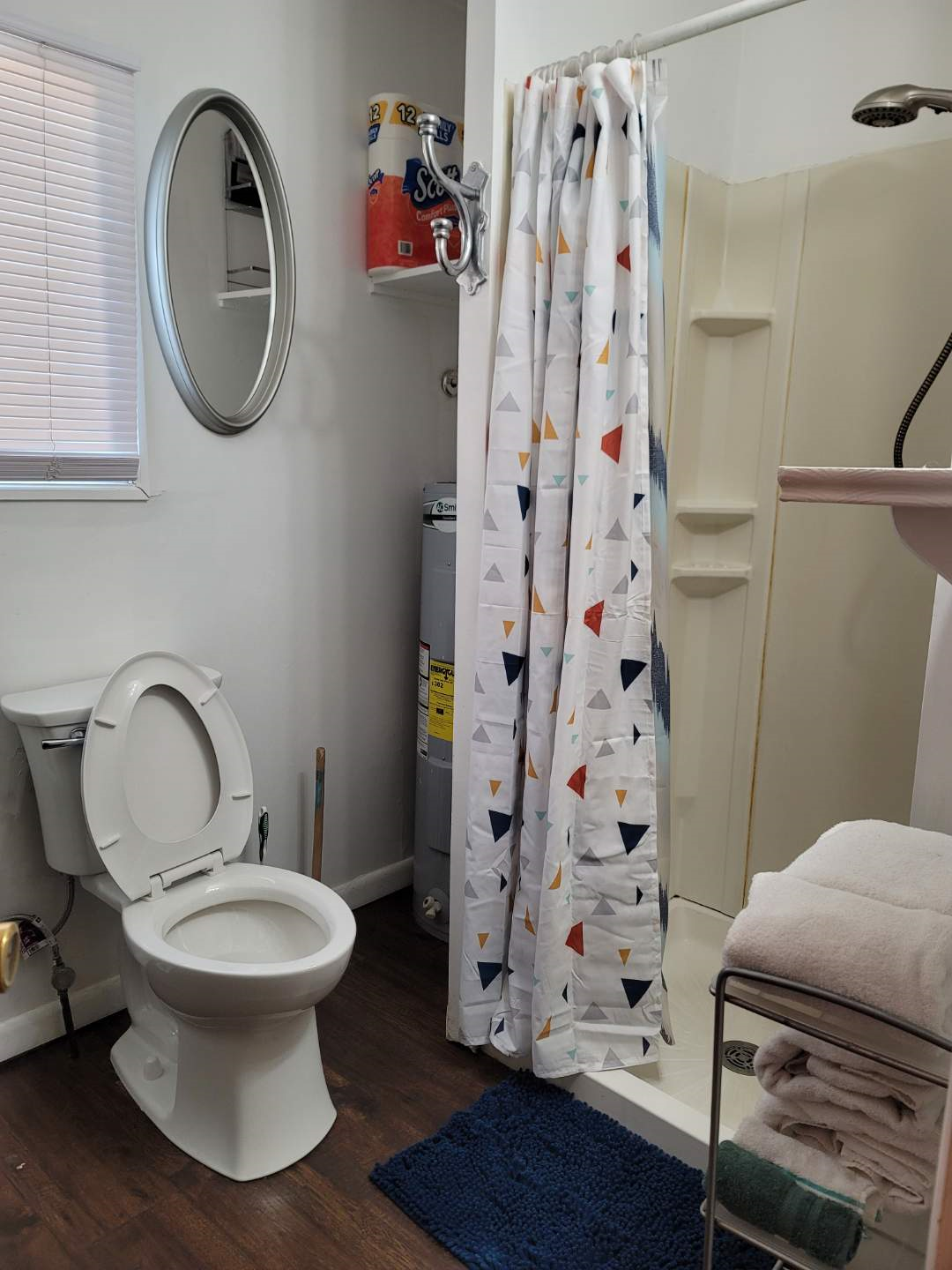 - 2 bd Cottage on River - 1600 available 12/17 close wvu- thomas n to camc 7 minutes to Thomas - Photo 4