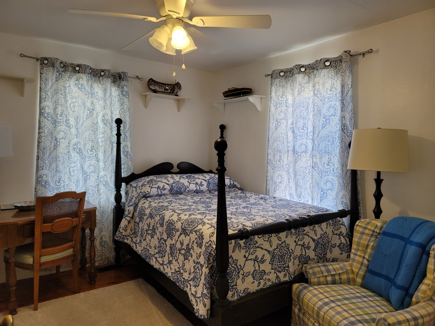 - 2 bd Cottage on River - 1600  available 12/17  close wvu- thomas n  to camc   7 minutes to Thomas - Photo 6