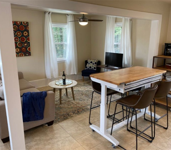 Hendersonville, NC duplex cottage-2 units available Suite 1