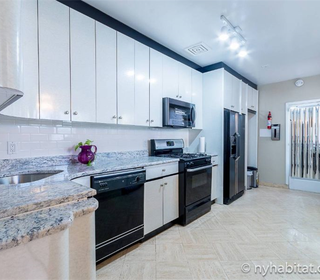 Spacious Private 2 Bedroom Rental in Brooklyn - Photo 2