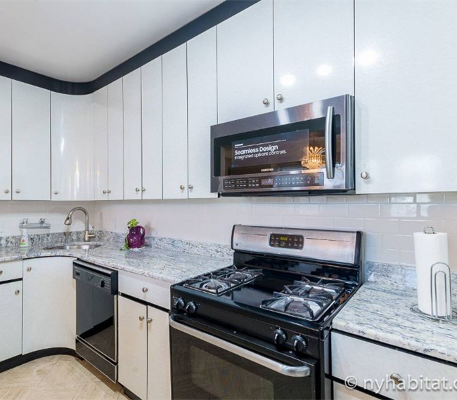 Spacious Private 2 Bedroom Rental in Brooklyn - Photo 3