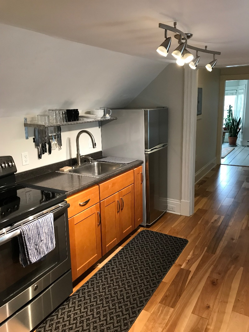 Private Apartment in Duplex near UVM Medical Center - Photo 6
