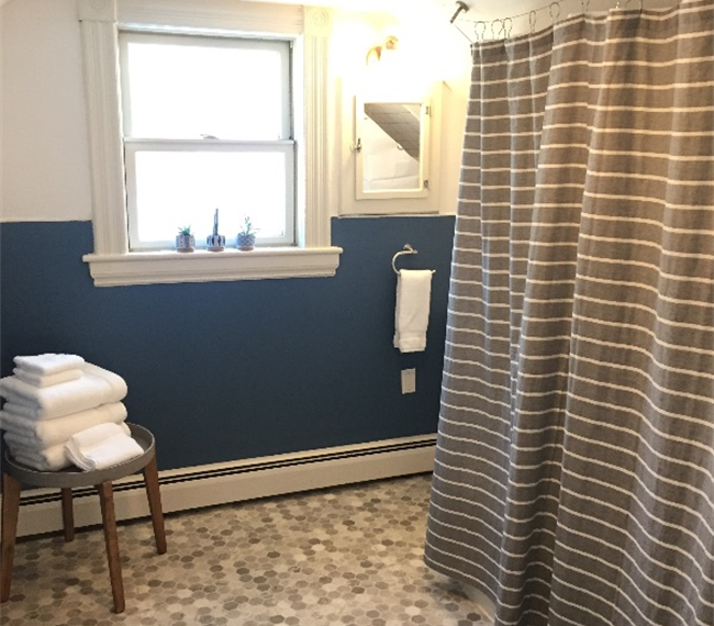 Private Apartment in Duplex near UVM Medical Center - Photo 10
