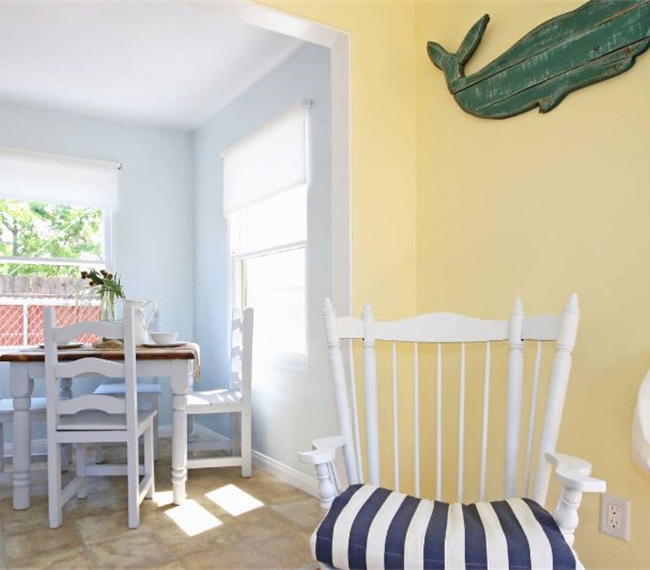Bright Sunny Cottage with Private Lawn and Parking - Photo 6