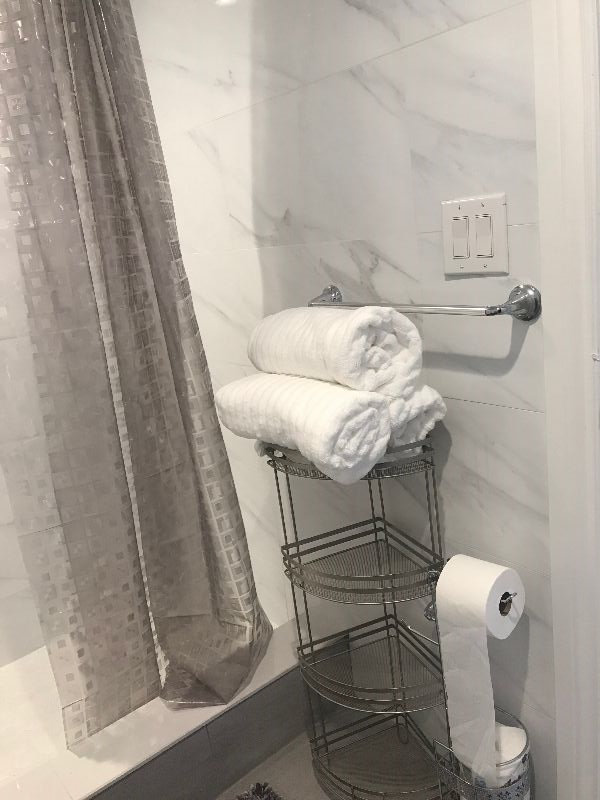 Luxurious Home Away - Photo 5