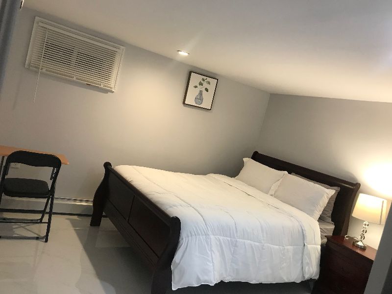Luxurious Home Away - Photo 3