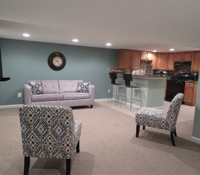 Centrally Located Modern and Cozy Basement Apartment - Photo 4