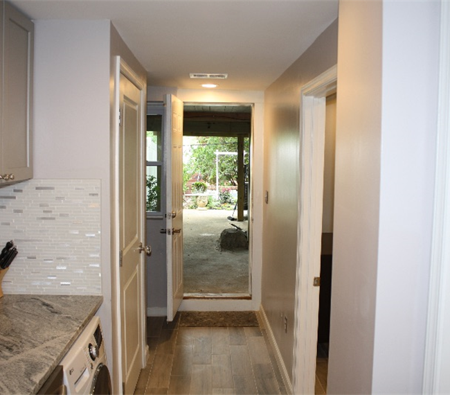 Renovated Fully Furnished English Basement in Mount Pleasant - Photo 7