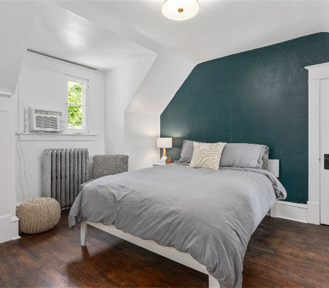 Apt 3 - Secluded Upstairs Studio, Private Entrance