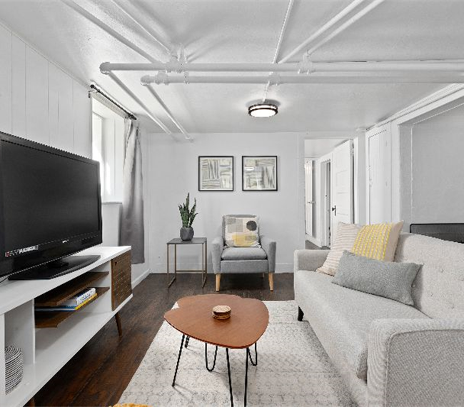 Apt 5 - Bright, Spacious Basement 1 Bedroom
