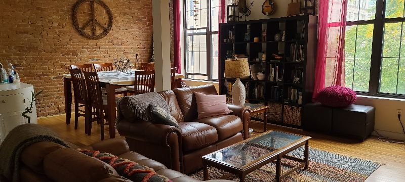 Downtown Hartford Brownstone Upstairs