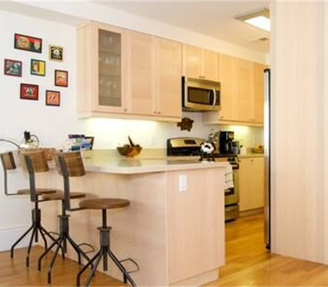 Private Room and Bath Centrally Located in the Mission District - Photo 6