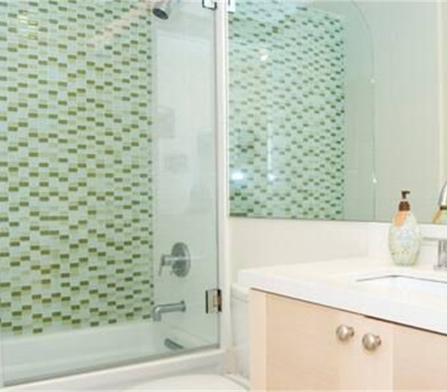 Private Room and Bath Centrally Located in the Mission District - Photo 4