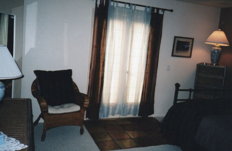 Nice Condo Near Plaza - Photo 4