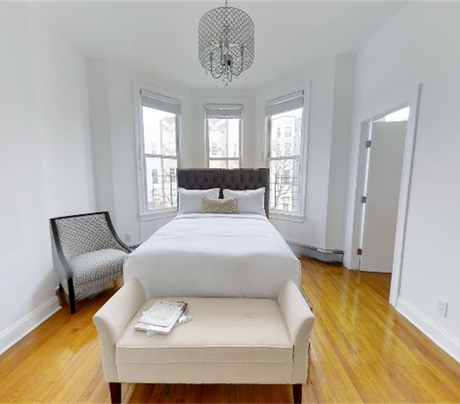 Apartment with Garden Access & Separate Office/Study Room - Photo 8