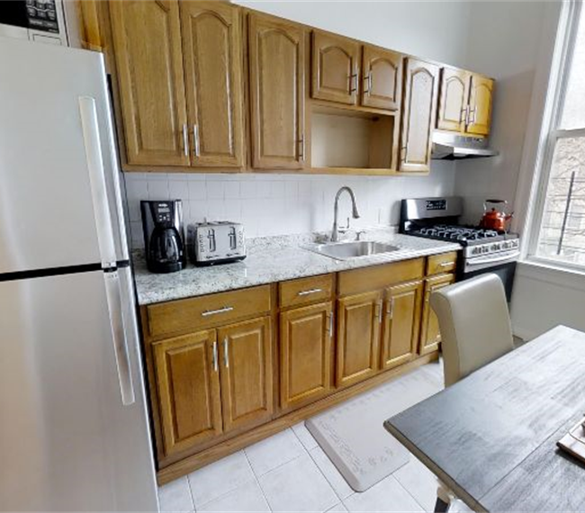 Apartment with Garden Access & Separate Office/Study Room - Photo 12
