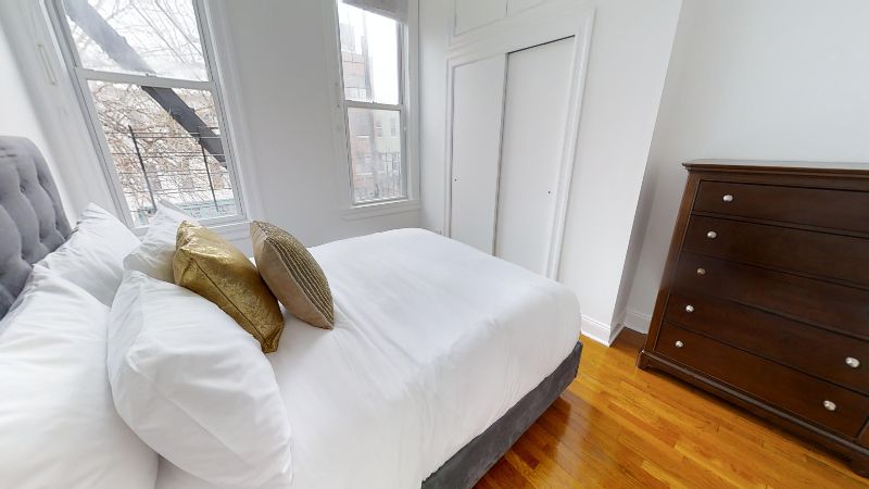 Apartment with Garden Access & Separate Office/Study Room - Photo 9