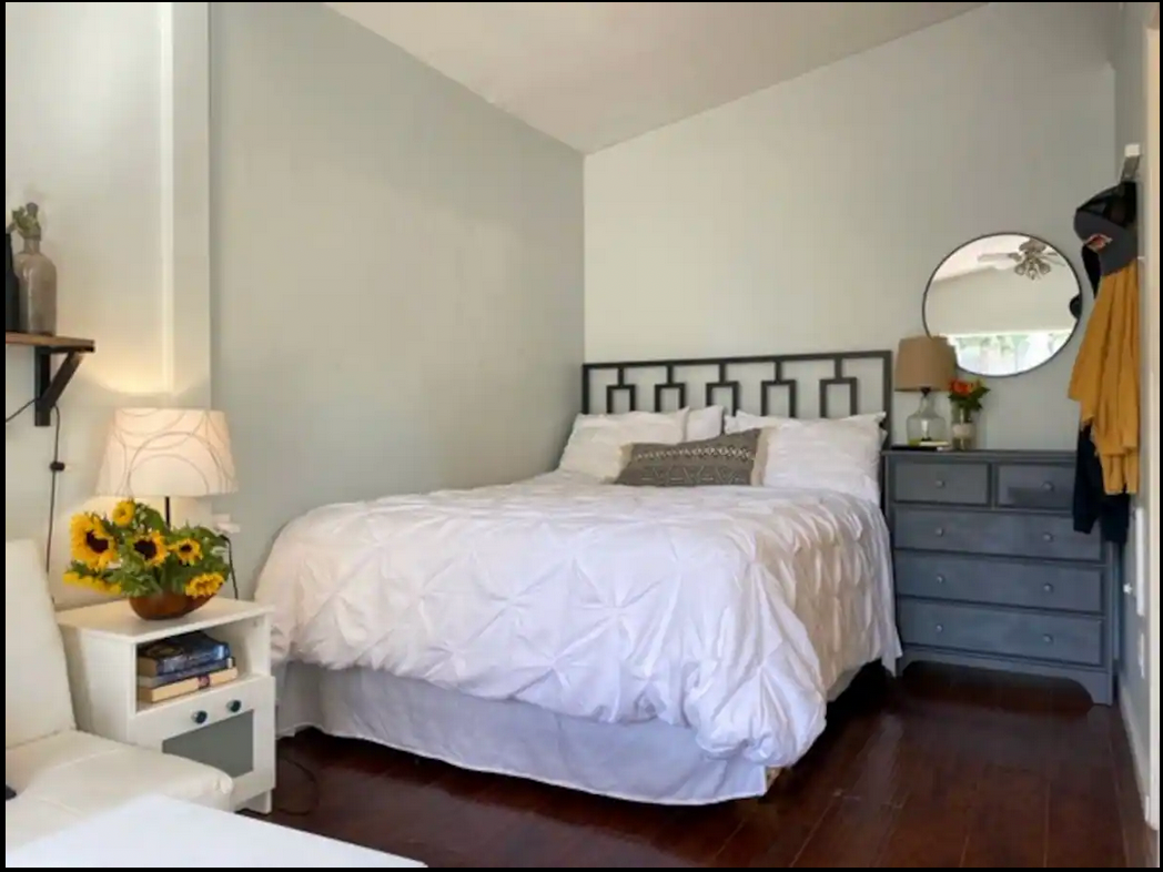 Cozy Culver City Studio Guesthouse With Shared Yard - Photo 4