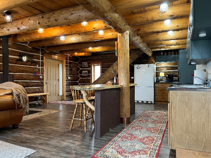 Handcrafted Log barn - Photo 2