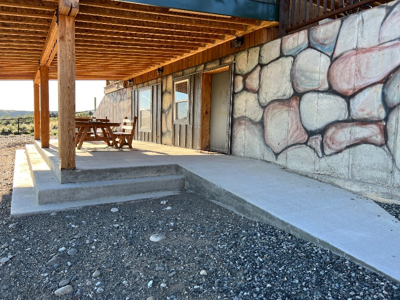 Handcrafted Log barn - Photo 2
