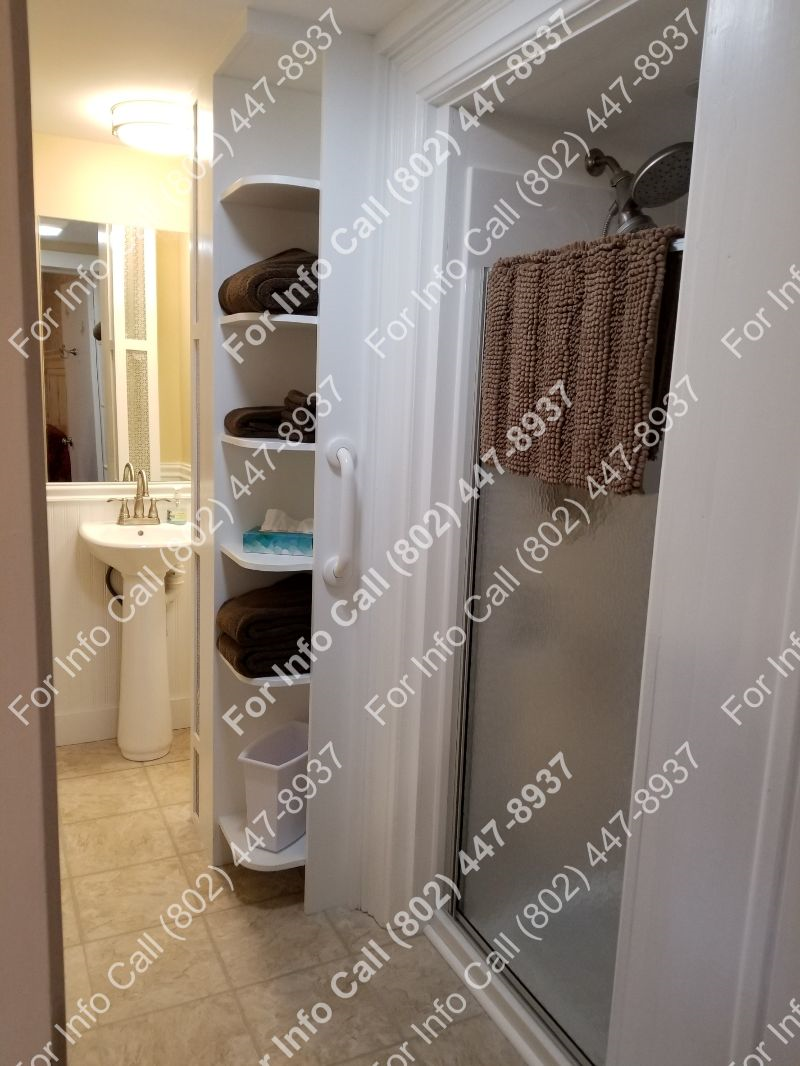 Quiet, Safe, Cozy, W/D -  600 sq ft Apt 1 - 1st fl - Photo 11