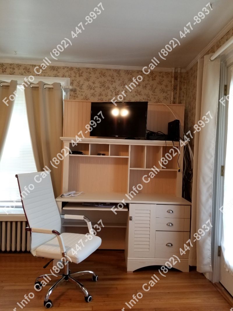 Quiet, Safe, Cozy, W/D -  600 sq ft Apt 1 - 1st fl - Photo 9