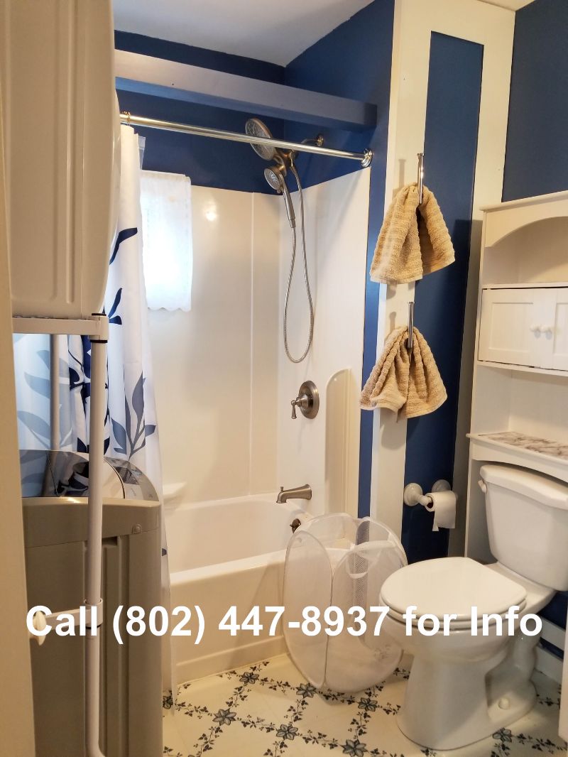 Quiet, Safe, Cozy, W/D -  600 sq ft Apt 1 - 1st fl - Photo 11