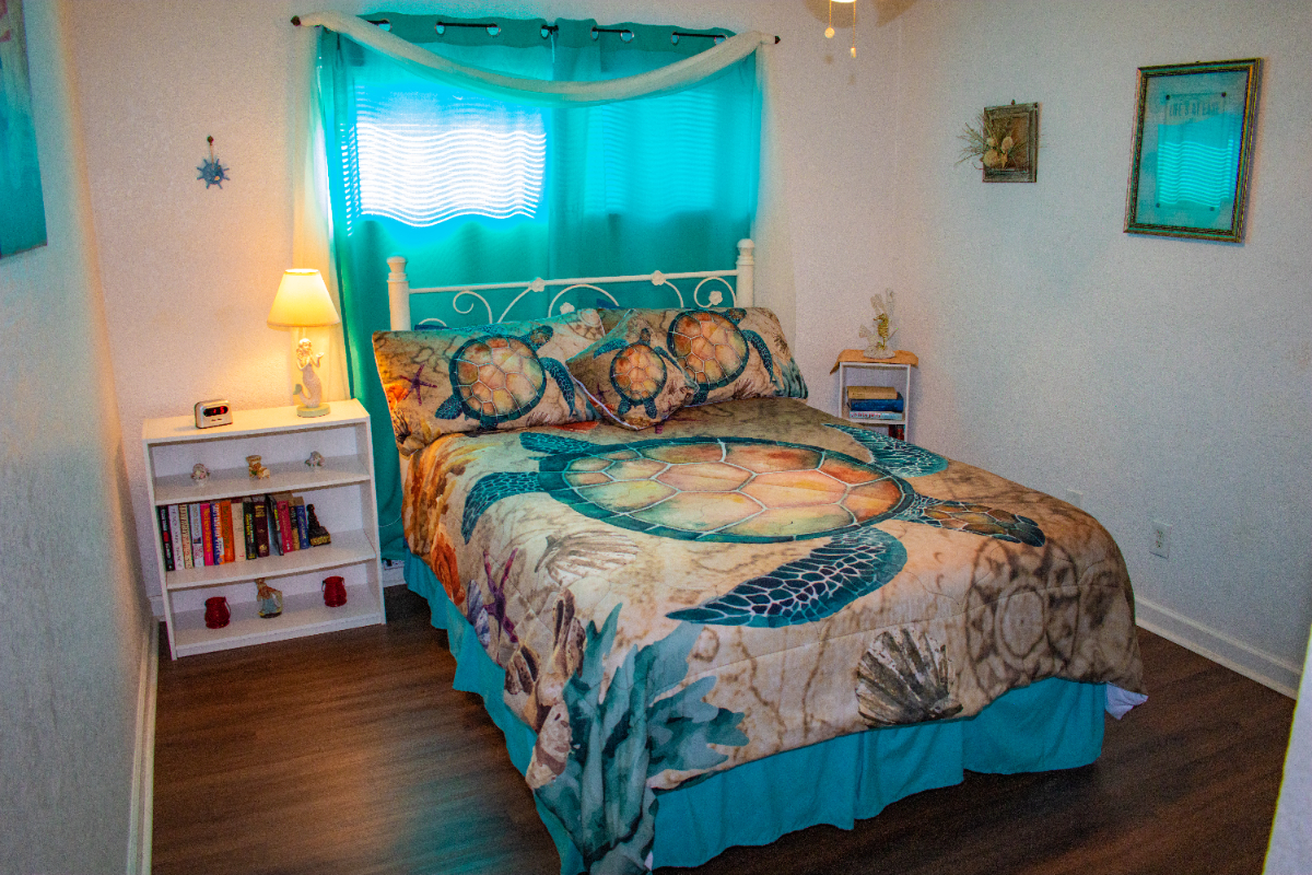 208 2 bedroom 1 bathroom 2nd floor Condo