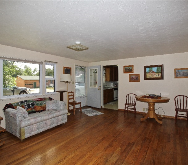 Executive Living, Fully Furnished, Less than 5 Minutes from Hospital and Legacy Senior Living - Photo 4