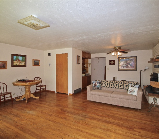 Executive Living, Fully Furnished, Less than 5 Minutes from Hospital and Legacy Senior Living - Photo 5