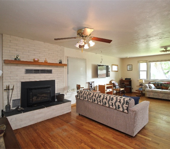 Executive Living, Fully Furnished, Less than 5 Minutes from Hospital and Legacy Senior Living - Photo 7
