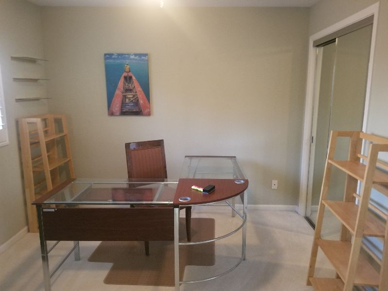 Stunning Views/Spacious/Quiet. Multiple Rooms. 1000 sq.ft living. Clean Bright. Five mins to the freeway. Ten (10) minutes to Downtown... - Photo 4