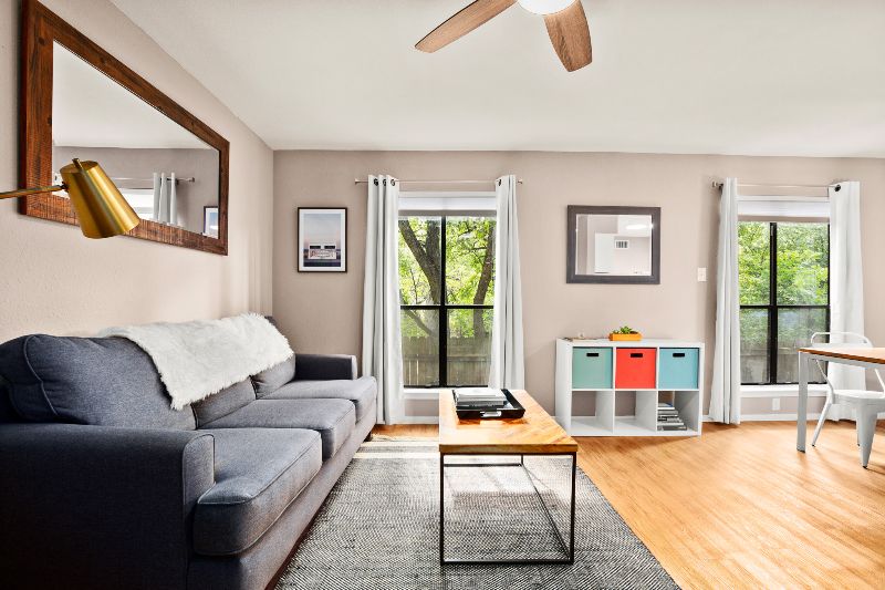 Stylish ATX Condo, KING Bed, W/D - Photo 9