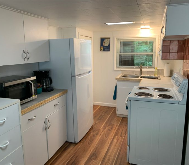 Cozy Studio in Great Location - Photo 4