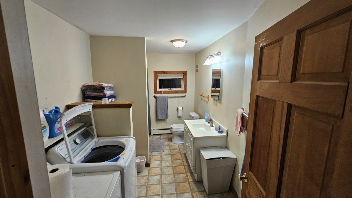 2 Bedrm 1 bath apt. Just 15-20 min from UVMMC.... - Photo 12