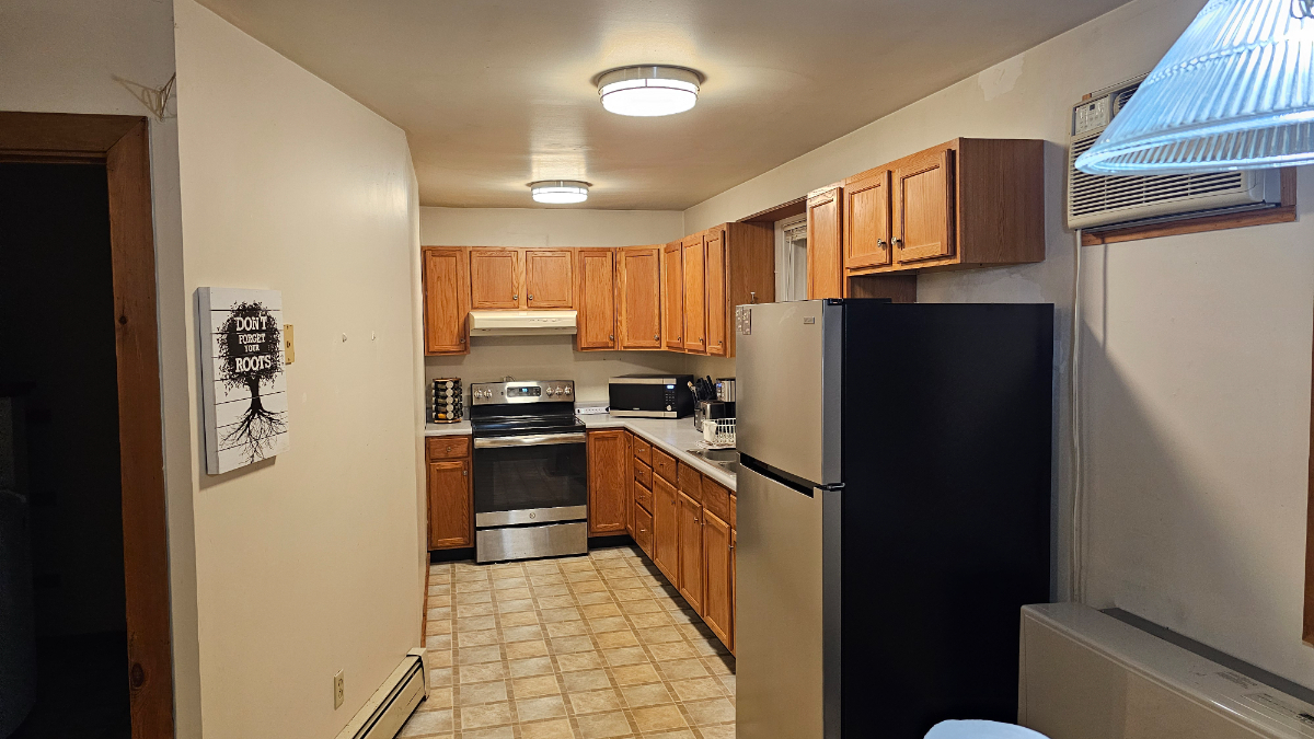 2 Bedrm 1 bath apt. Just 15-20 min from UVMMC.... - Photo 6