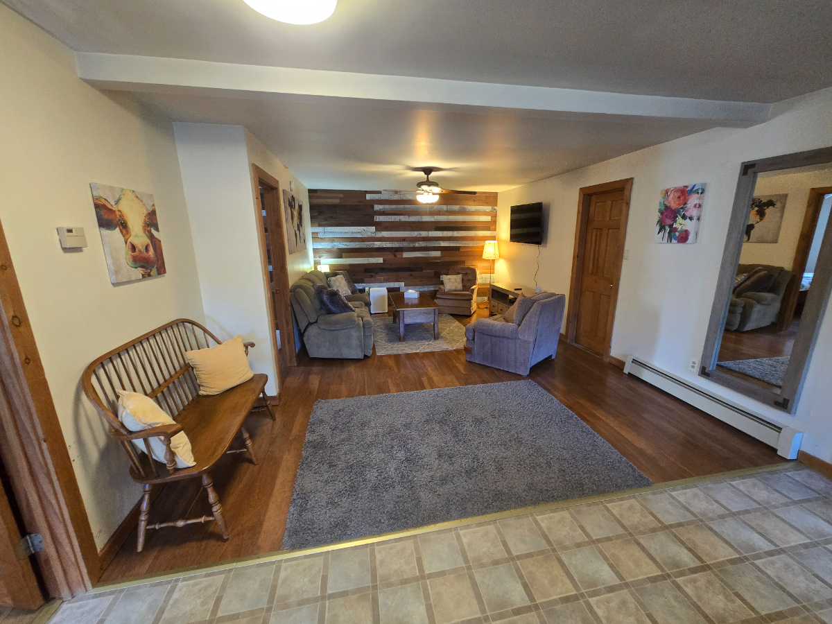 2 Bedrm 1 bath apt. Just 15-20 min from UVMMC.... - Photo 5