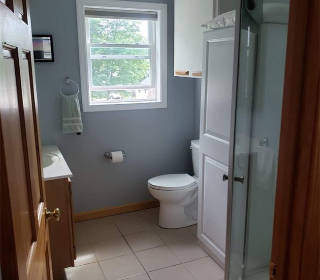 2 bedroom apartment  on Lake Champlain - Photo 8