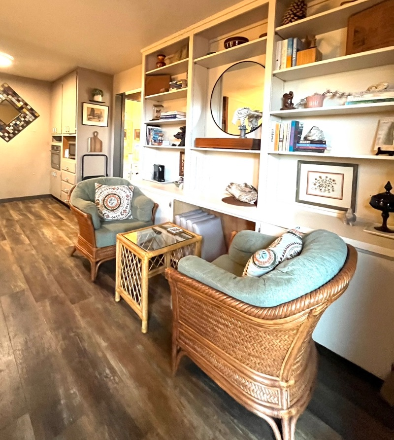 Private, dog-friendly, no fees. True 1 BR, rear-facing house, privacy fenced yard, nice neighborhood. - Photo 3