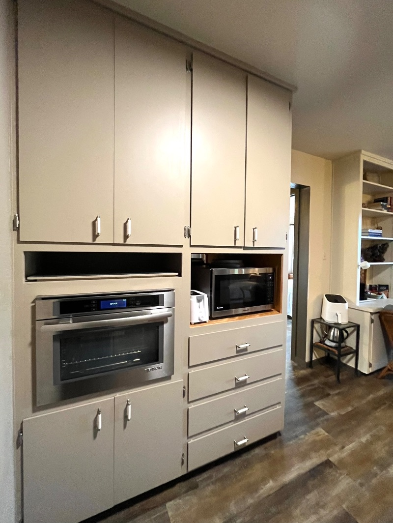 Private, dog-friendly, no fees. True 1 BR, rear-facing house, privacy fenced yard, nice neighborhood. - Photo 4