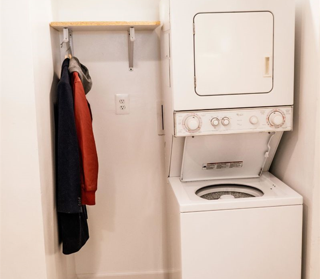 English Basement Studio - Private Entrance, Bath, W/D - Photo 12