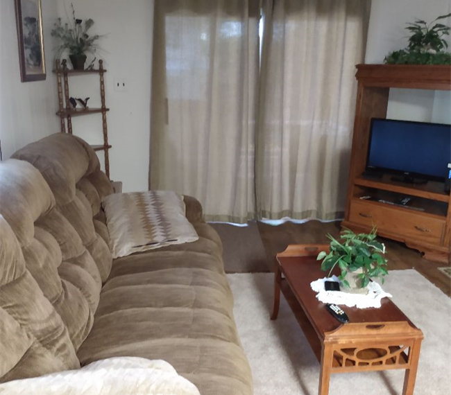 Furnished Home Near DMH - Photo 5