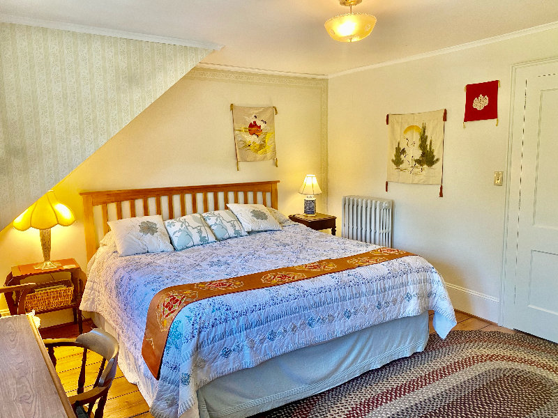 Artful Lodging & Retreats 2nd Floor 3 Bedroom Apt. - Photo 12