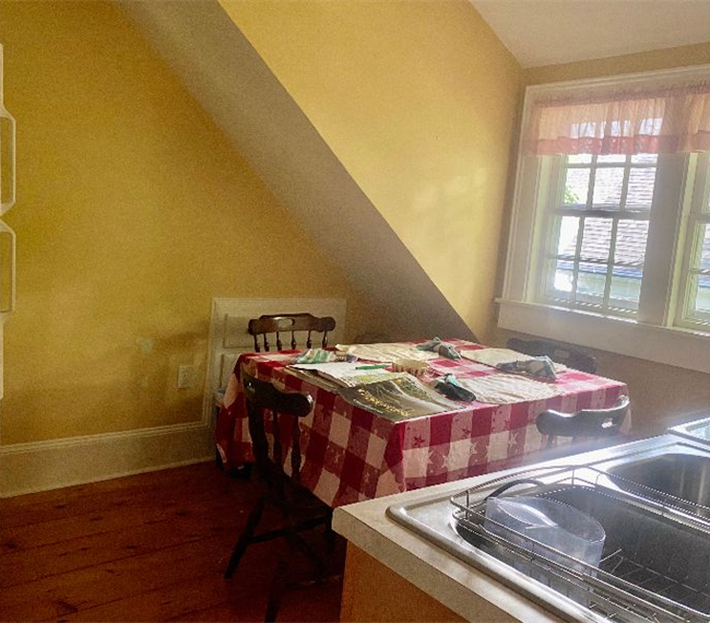 Artful Lodging & Retreats 2nd Floor 3 Bedroom Apt. - Photo 3