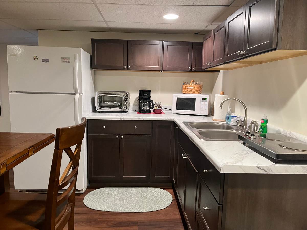 Two Bedroom Apartment Just Outside Park - Photo 2