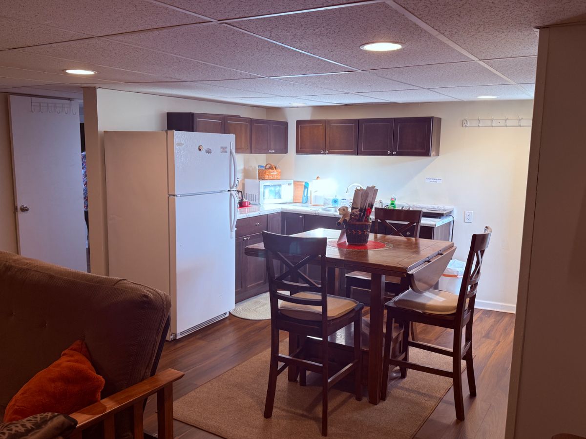 Two Bedroom Apartment Just Outside Park - Photo 3